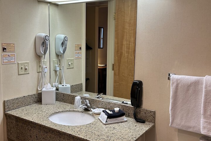 Room 108 of 128