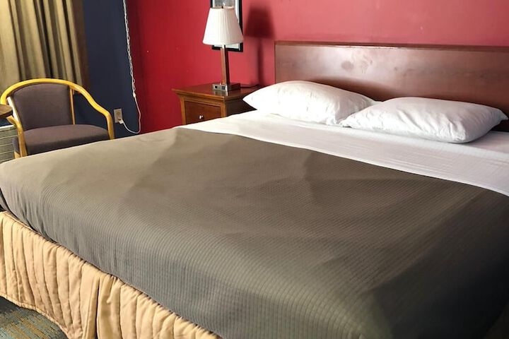 Room 11 of 11