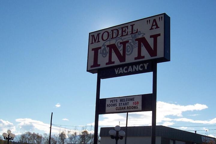Model a Inn