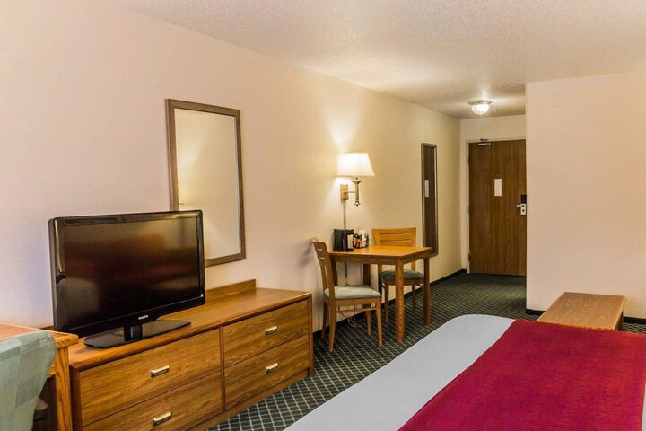 Room 25 of 32