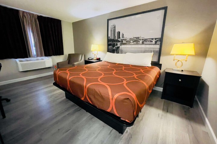 Room 37 of 65