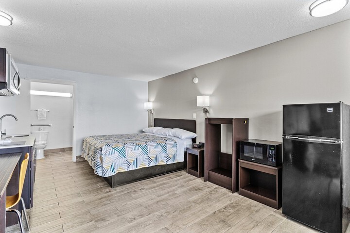 Room 51 of 60