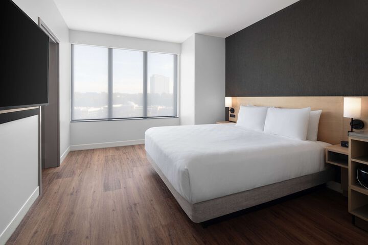Room 27 of 41