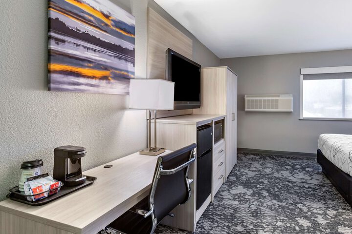 Room 17 of 25