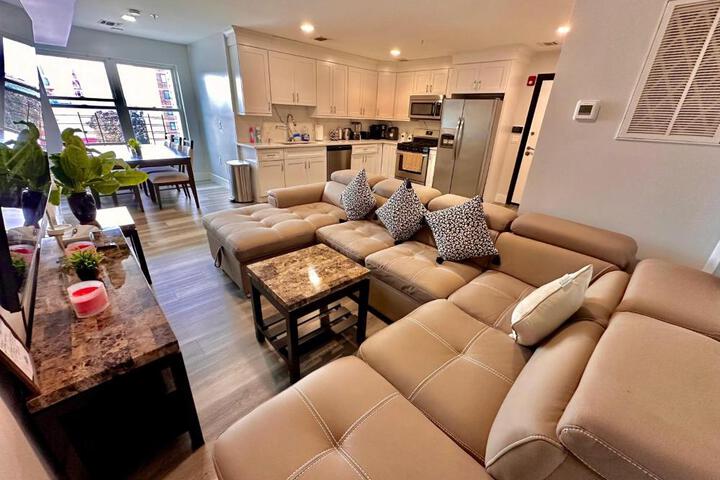 The Classy Suite - 2BR with Free Parking