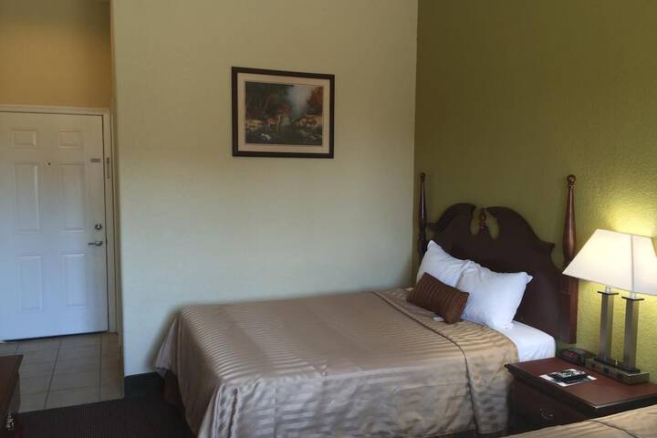 Room 8 of 11