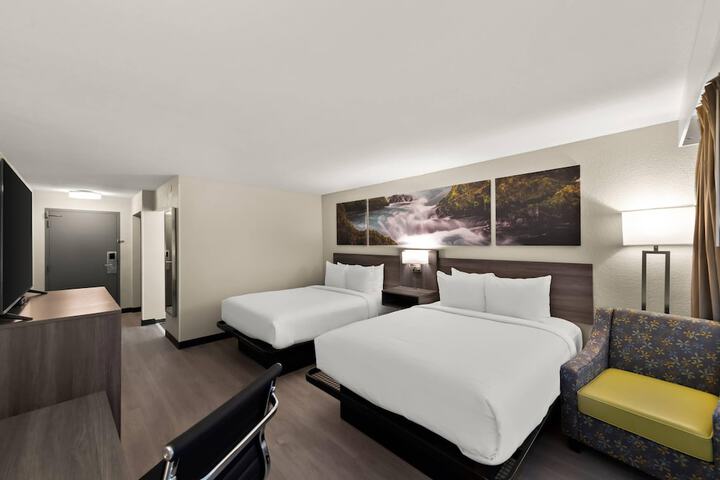 Clarion Pointe Rhinelander Downtown