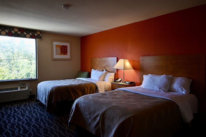 Room 17 of 46
