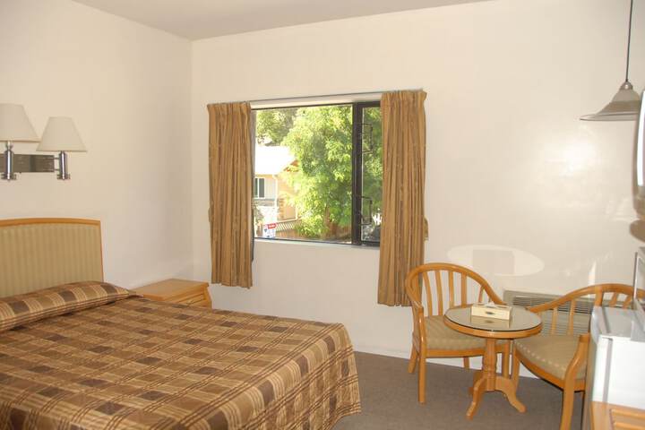 Hotel DeOro