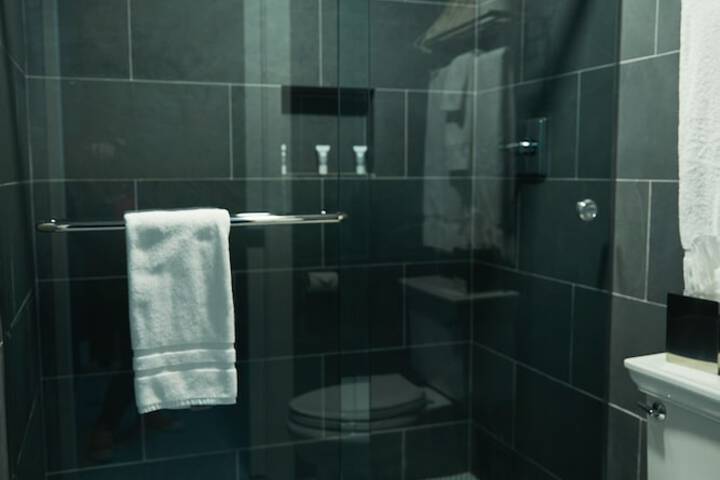 Room 32 of 58
