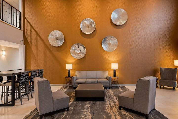 Best Western Plus New Cumberland Inn & Suites
