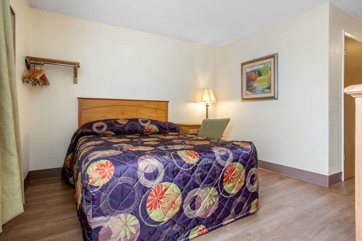 Room 20 of 32