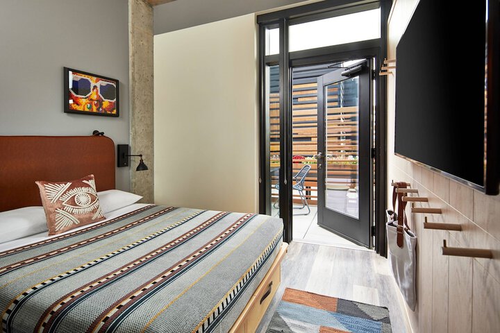 Room 34 of 50