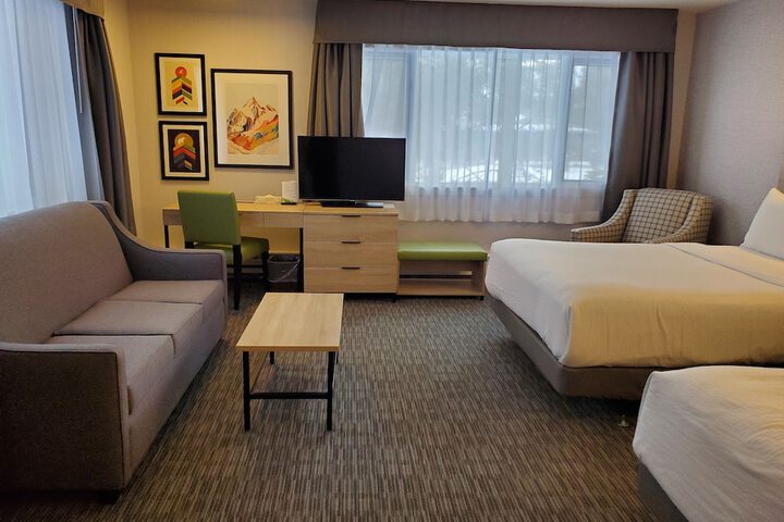 Room 32 of 67