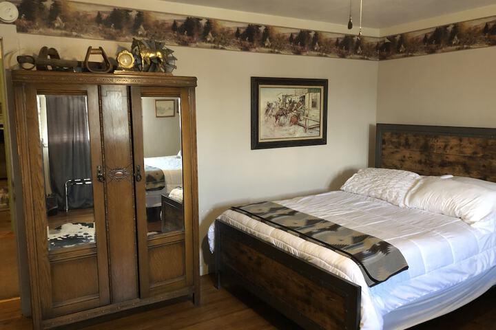 Room 33 of 64