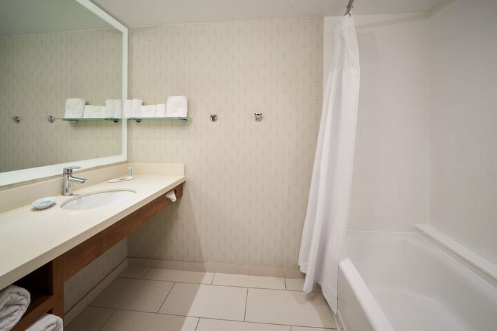 Room 21 of 27