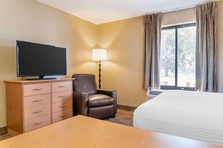 Room 15 of 28