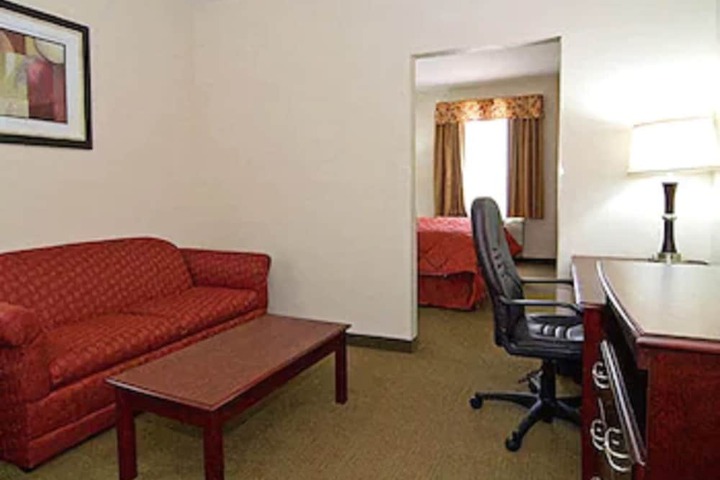 Room 18 of 33
