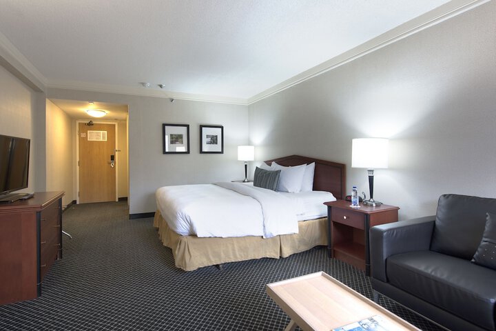 Room 25 of 42