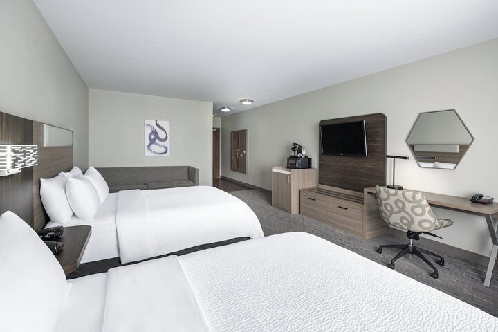 Holiday Inn Express Hotel & Suites Belgrade by IHG
