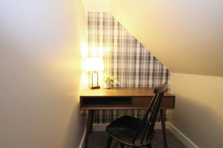 The Aurora Inn & Cottages