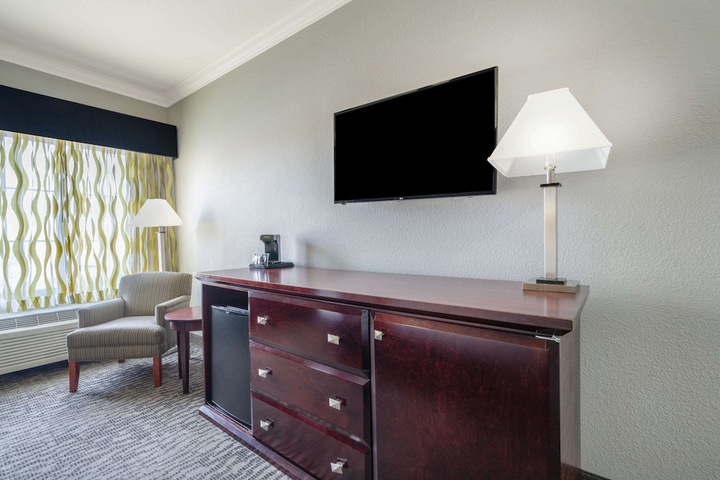 Room 35 of 51