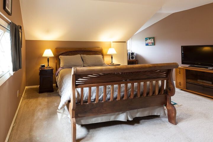 Room 9 of 18