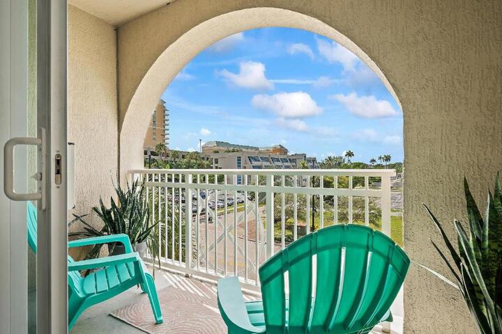 Luxury Near the Beach! Beach pass included!