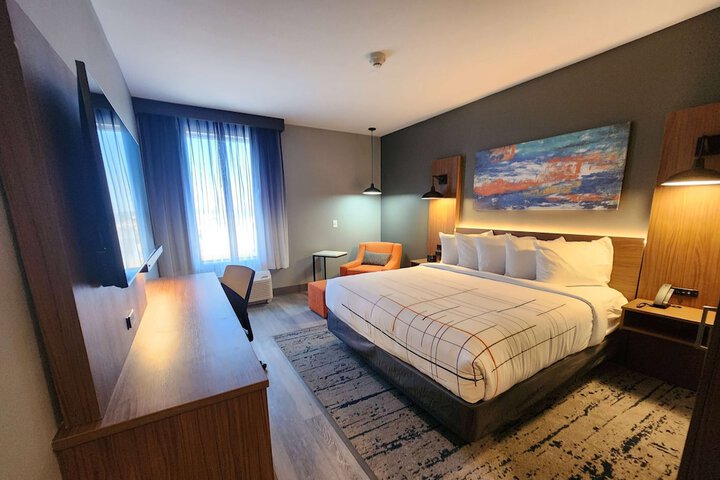 Room 36 of 66