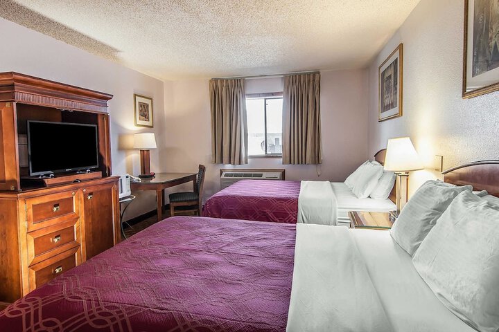 Econo Lodge Inn & Suites Madras