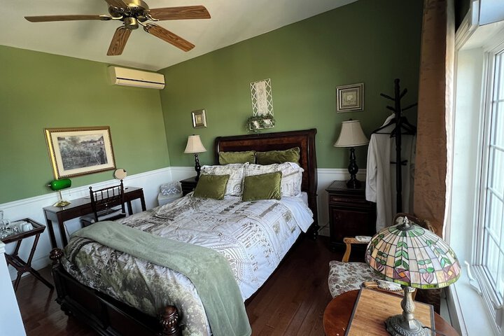 Room 29 of 37