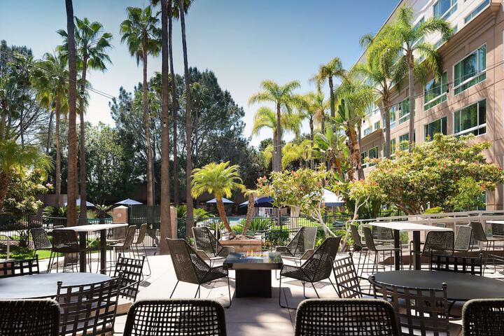 Hotel Exterior 66 of 67