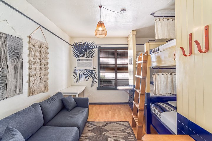 Room 43 of 61