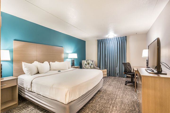 EverSpring Inn & Suites