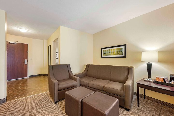 Room 11 of 38