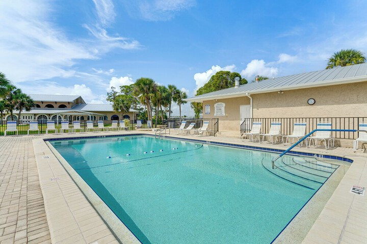 Swim Golf & Relax: Family Gem in North Fort Myers