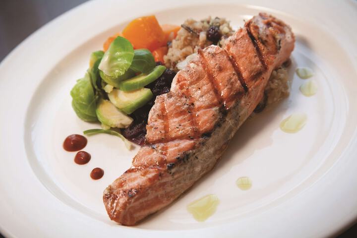 Dining 37 of 48