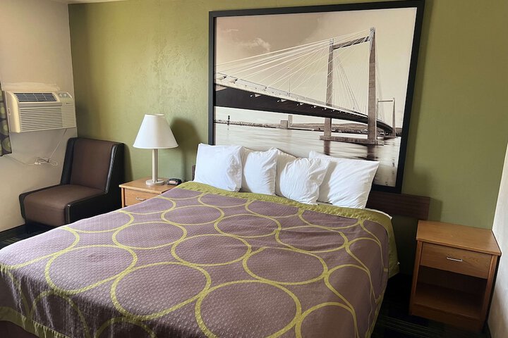 Room 28 of 42