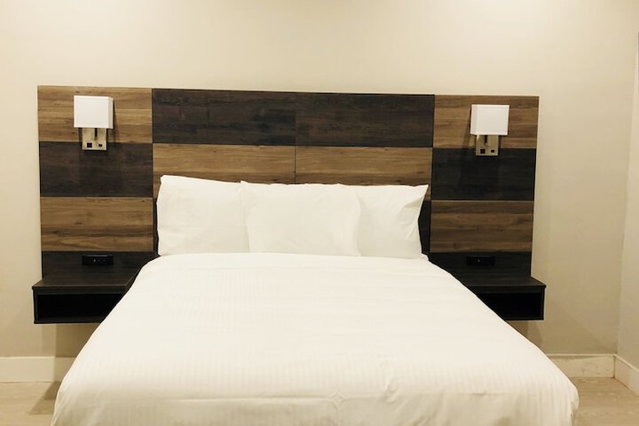 Room 25 of 34