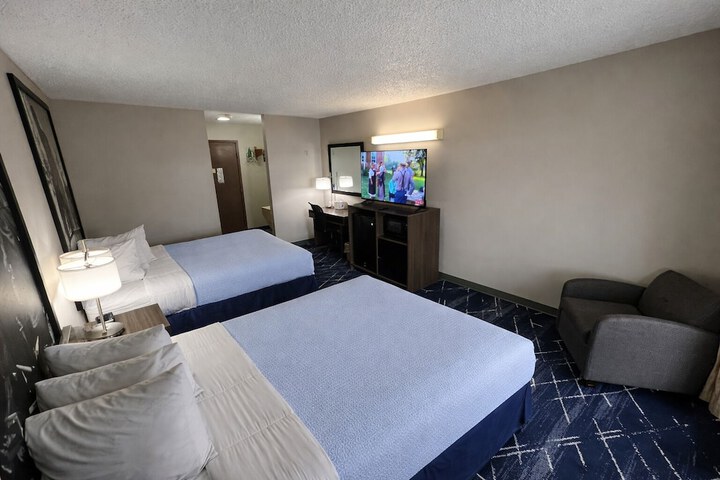 Super 8 by Wyndham Sturgis