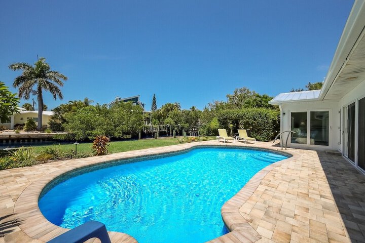 Pool 8 of 32