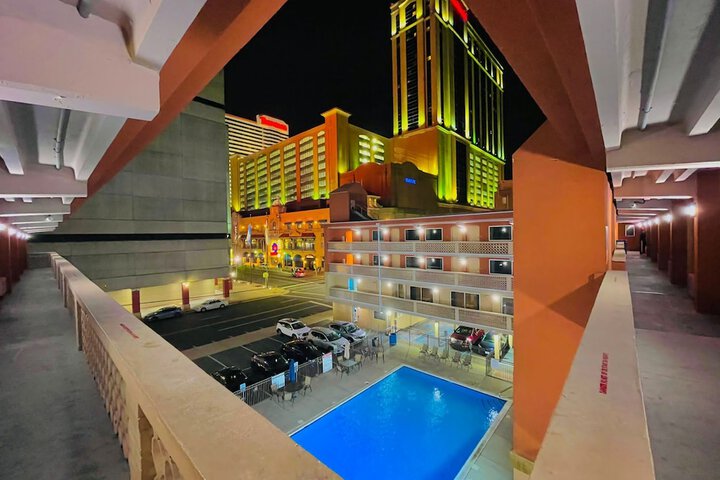 Pool 10 of 31