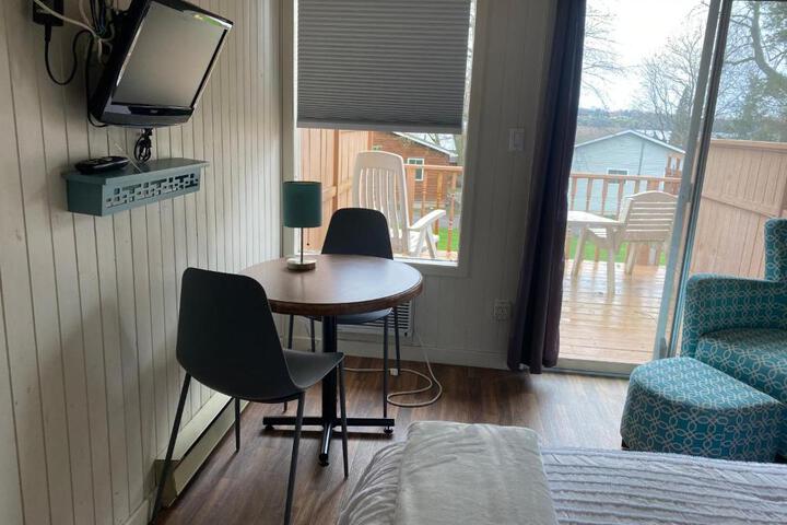 Merland Park Cottages and Motel