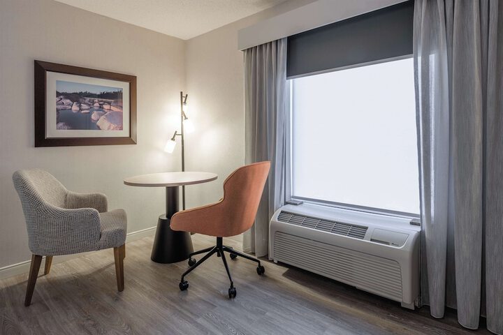 Room 17 of 38