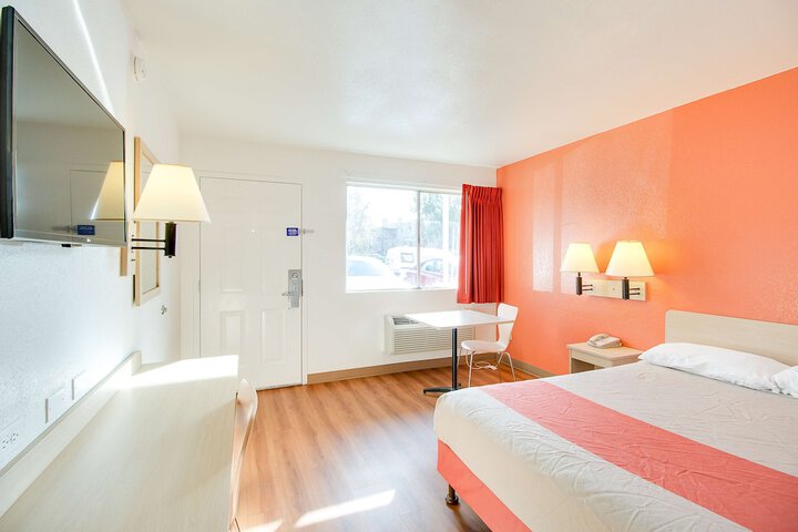 Room 27 of 28
