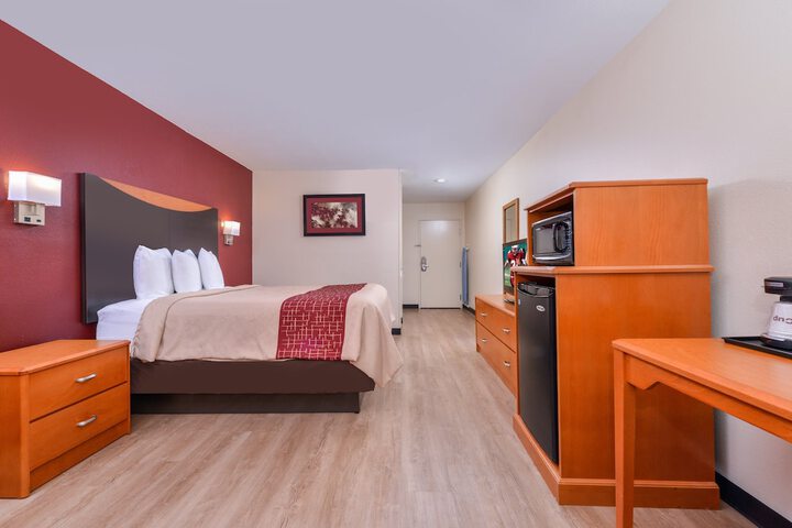 Room 11 of 27