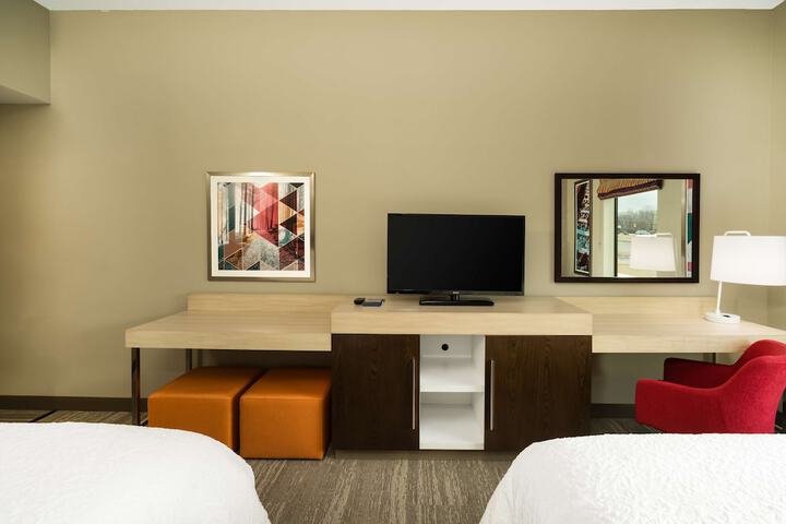 Room 11 of 33