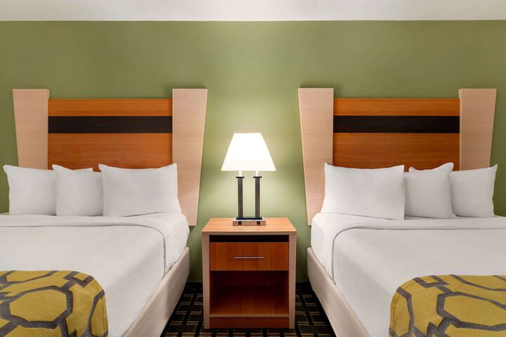 Room 18 of 36