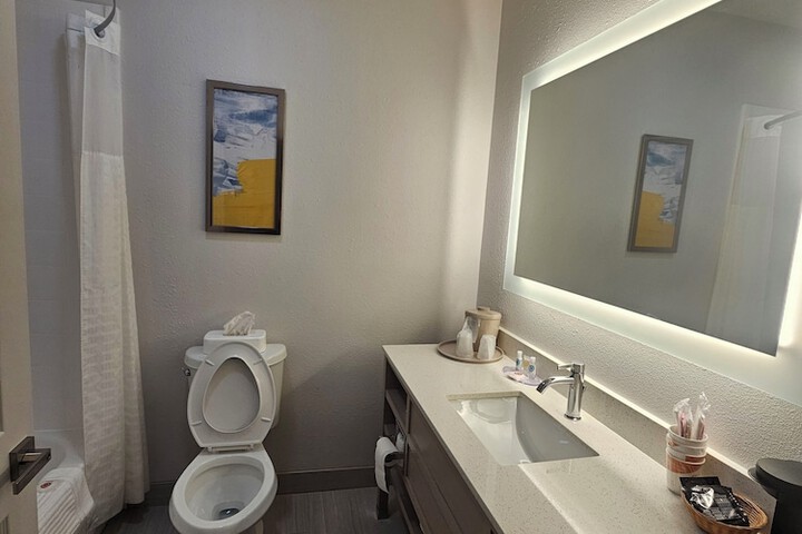 Room 18 of 37