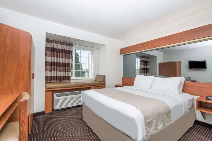 Room 21 of 35